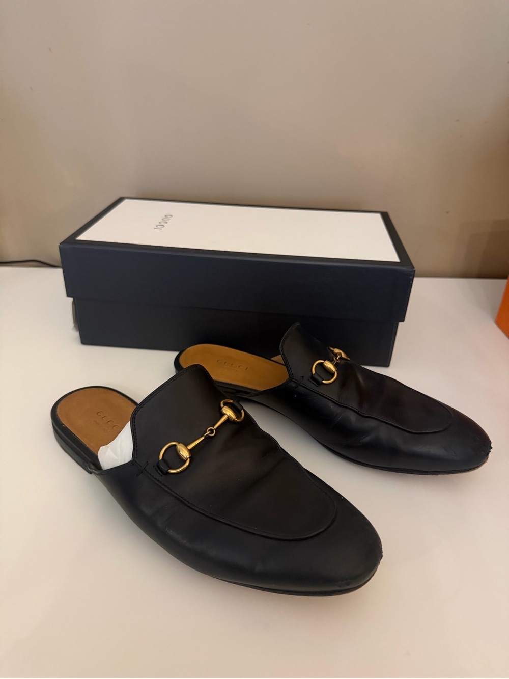 Gucci Black Leather Horsebit Backless Loafers with Gold Hardware - Picture 2 of 6